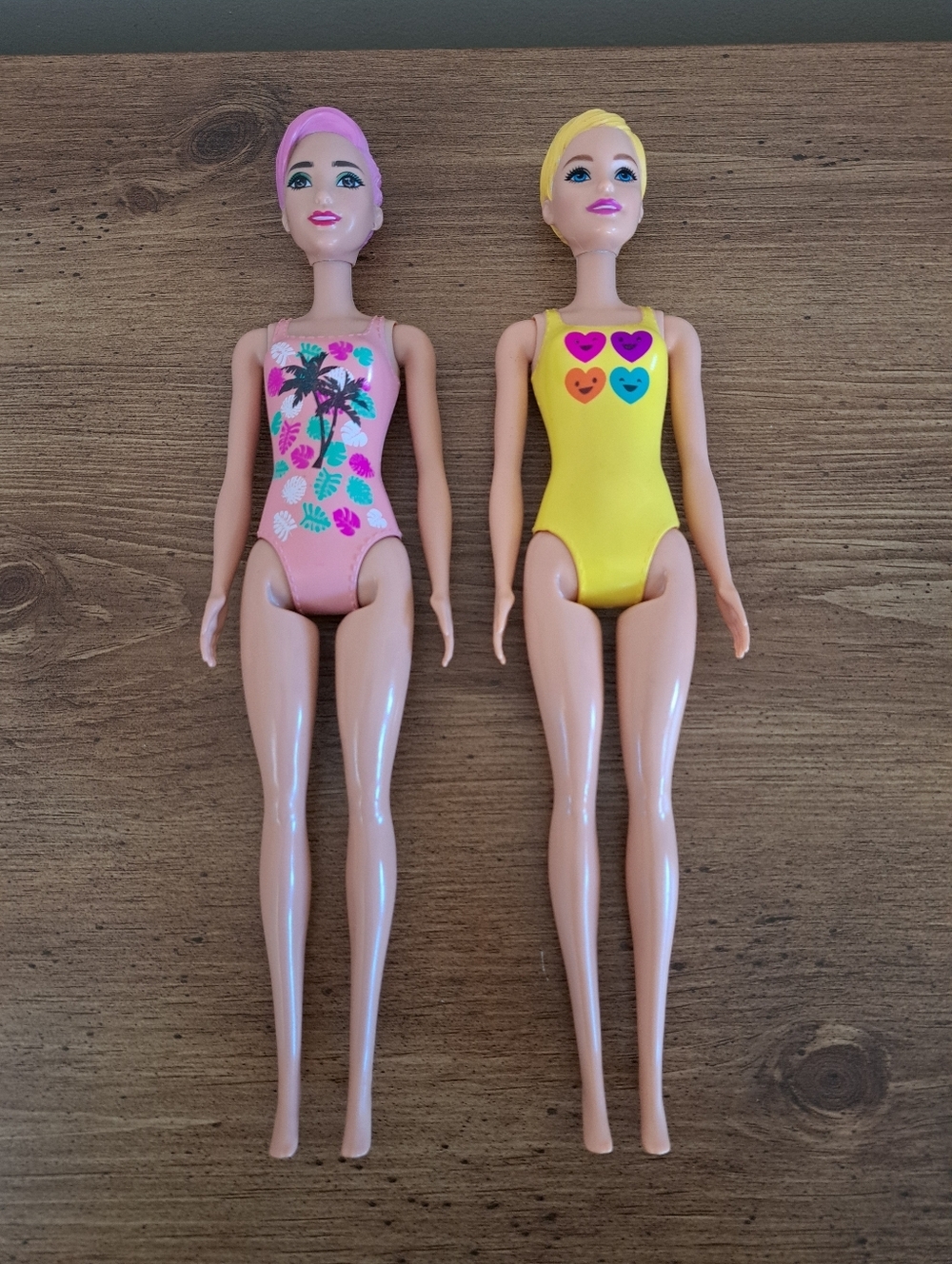 Lot Of 2 Barbies Colour Reveal 2019 Slumber Party Yellow 2020 Pink Plastic Dolls